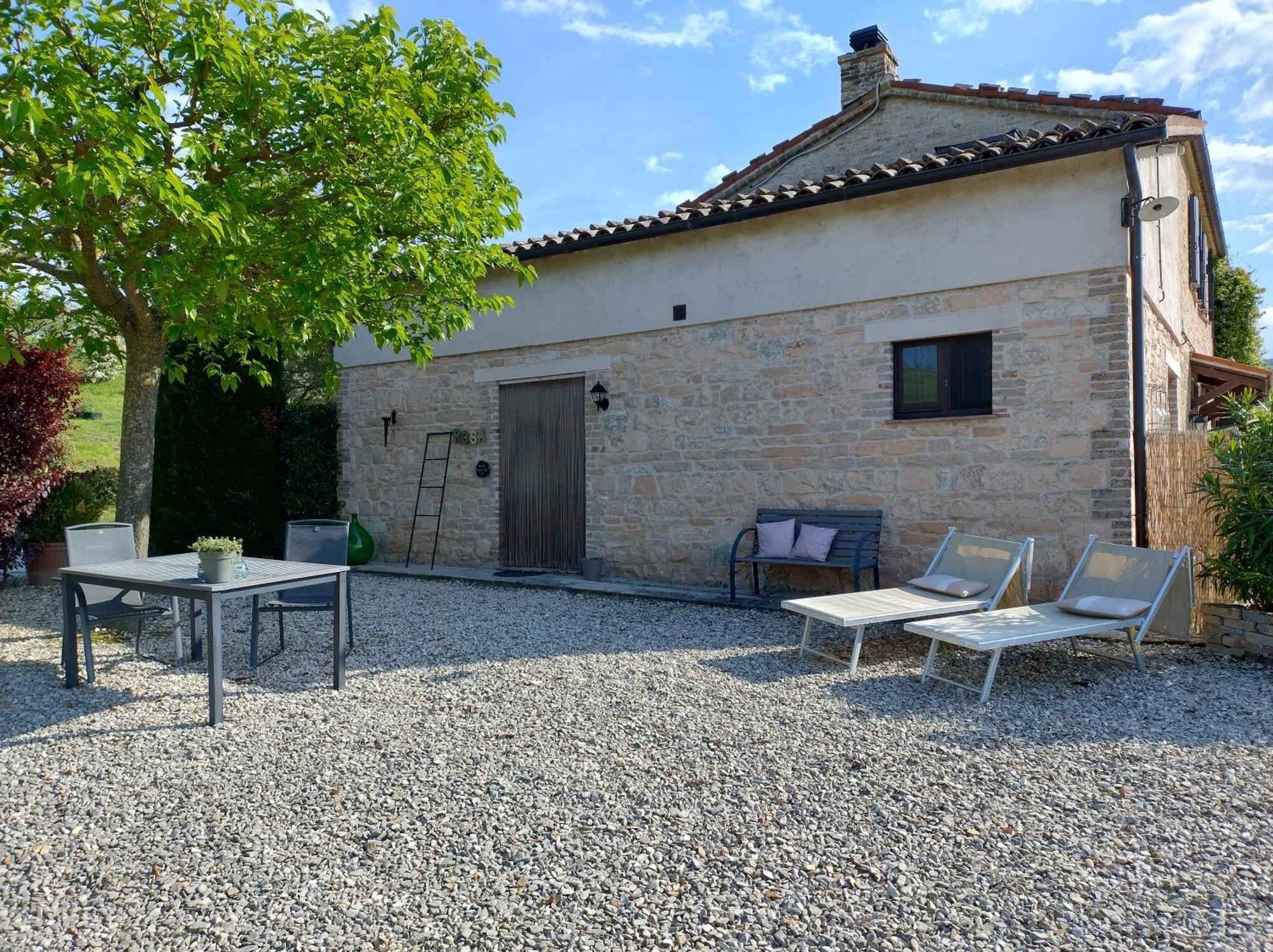 Rosa Nel Pozzo Apartments And B&B San Pietro  Dış mekan fotoğraf